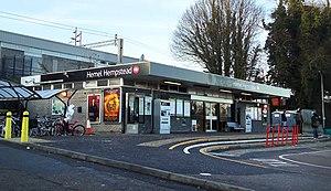 Hemel Hempstead railway station (geograph 2216544).jpg