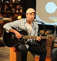 Zeca baleiro tvbrasil.jpg