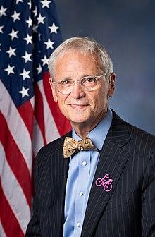 Earl Blumenauer, official portrait, 116th Congress 2.jpg