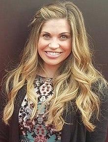 Danielle Fishel photo (cropped).jpg