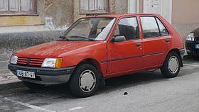 Peugeot 205 (22249003235).jpg