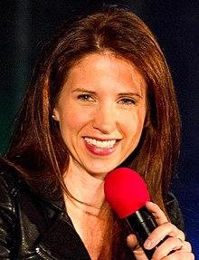 Emily Perkins at Supernatural Vancouver Con 2013.jpg