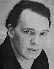 Gavin Lyall portrait.jpg