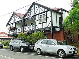 Jamberoo Pub, 12 Allowrie Street, Jamberoo, New South Wales (2012-01-15).jpg