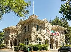 Sonoma City Hall 2016 (cropped).jpg