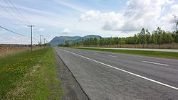 Mont Saint-Hilaire-vue de Saint-Basile-le-Grand-route 116.jpg