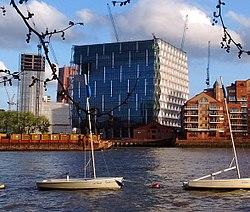 New Embassy of the United States of America in Battersea Nine Elms, London, seen from Pimlico (cropped).jpg