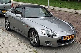 Year 2000 Honda S 2000 (9934080094).jpg