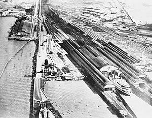 Oakland Long Wharf aerial.jpg