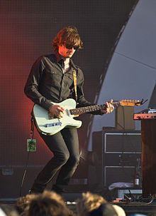 Darren Middleton on guitar with Powderfinger in January 2010 at Big Day Out, Melbourne.