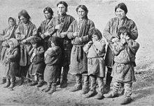 P252 Men and children of the Yenisei-Ostiaks.jpg