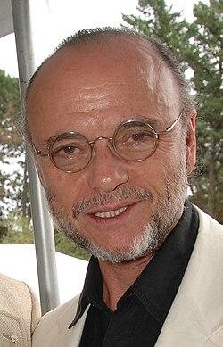 Moses Znaimer at the 2007 CFC BBQ. (48198984437).jpg