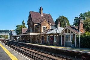 Godalming railway station, 2020.jpg
