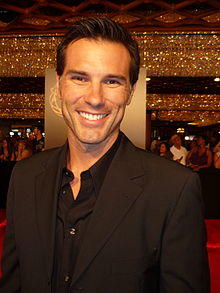 Austin Peck 2010 Daytime Emmy Awards 1.jpg