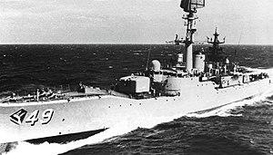 HMAS Derwent (DE 49) underway in the Pacific Ocean, in 1980.jpg