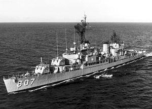 USS Benner (DD-807) underway in 1968.jpg