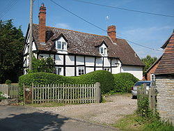 Cottage in Himbleton - geograph.org.uk - 846699.jpg
