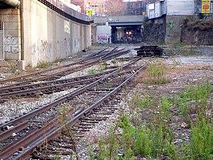 4 Av 38 D train jeh.JPG
