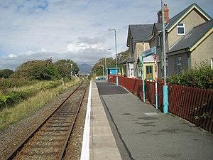 Llwyngwril railway station, Gwynedd (geograph 4661782).jpg