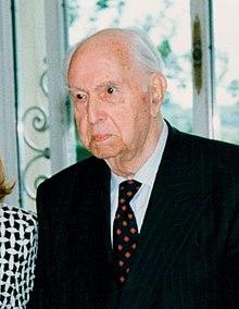 (Pedro Laín Entralgo) José María Aznar ofrece un almuerzo a dos académicos que han recibido el premio Príncipe de Asturias de Comunicación y Humanidades. Pool Moncloa. 17 de mayo de 1996 (cropped).jpeg