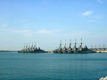 Mine warfare ships prepare for Hurricane Rita at NS Ingleside.jpg