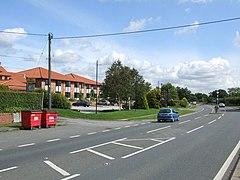 A1079 Passing The Gateway To York Hotel Kexby - geograph.org.uk - 921106.jpg