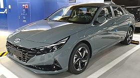 Hyundai Elantra CN7 (cropped).jpg