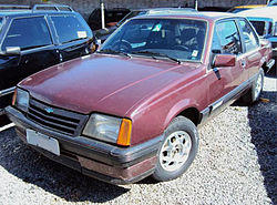 Chevrolet Monza 2.0 SLE 2-dr.jpg