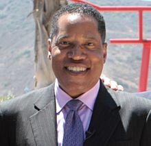 Larry Elder at Camp Pendleton in 2013.jpg