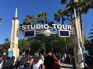 Ushstudiotour19 (cropped).jpg