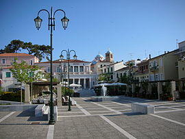 Central square of Karlovasi.