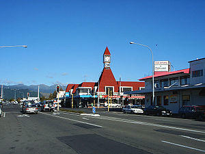Intersection of Queen and Oxford Streets