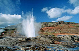 Erupting geysir.jpg