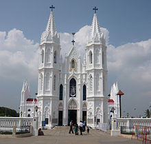 Vailankanni Basilica1.jpg