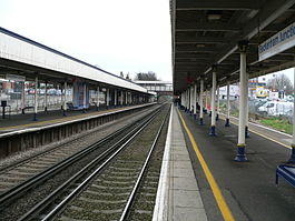 Beckenham Junction station - looking east.jpg
