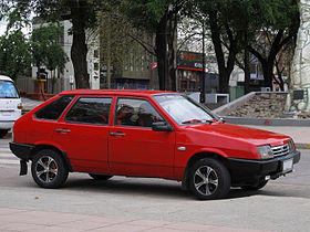 Lada Samara 1500 1993 (15799320486).jpg