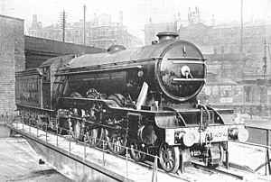 LNER Pacific 4474 on King's Cross turntable (CJ Allen, Steel Highway, 1928).jpg