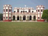 Anand Bhawan School front view.png