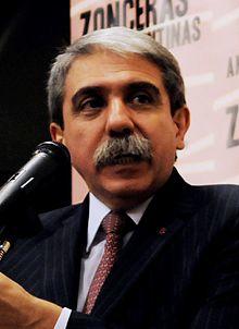 Aníbal Fernández (2011).jpg