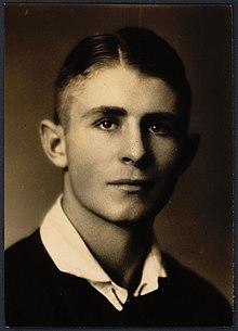 Bernard Sydney Sadler passport photo.jpg