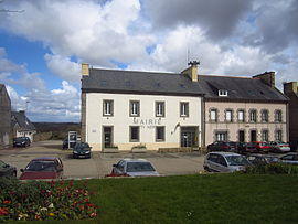 The town hall in Plouguin
