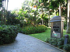 Istana Park, Dec 05.JPG