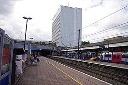 Ealing Broadway station (1).jpg
