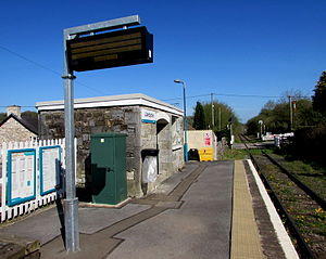 Minimal facilities at Llandybie railway station - geograph.org.uk - 4444896.jpg