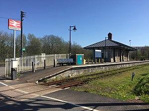 Pantyffynnon Railway Station (geograph 5751924).jpg