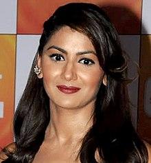Sriti Jha zt Zee-Rishtey-Awards 2018 (cropped).jpg