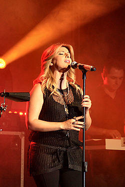 Sarit Hadad 13 cropped.JPG