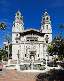 Hearst Castle Casa Grande September 2012 panorama 2.jpg