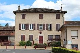 The town hall in Genouilleux