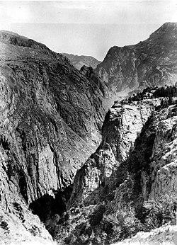 CanyonofClarkForkoftheYellowstone-1893.jpg